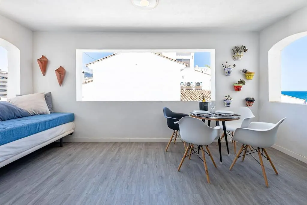 Holiday Apartment With Sea Views In Puerto Banus Marbella